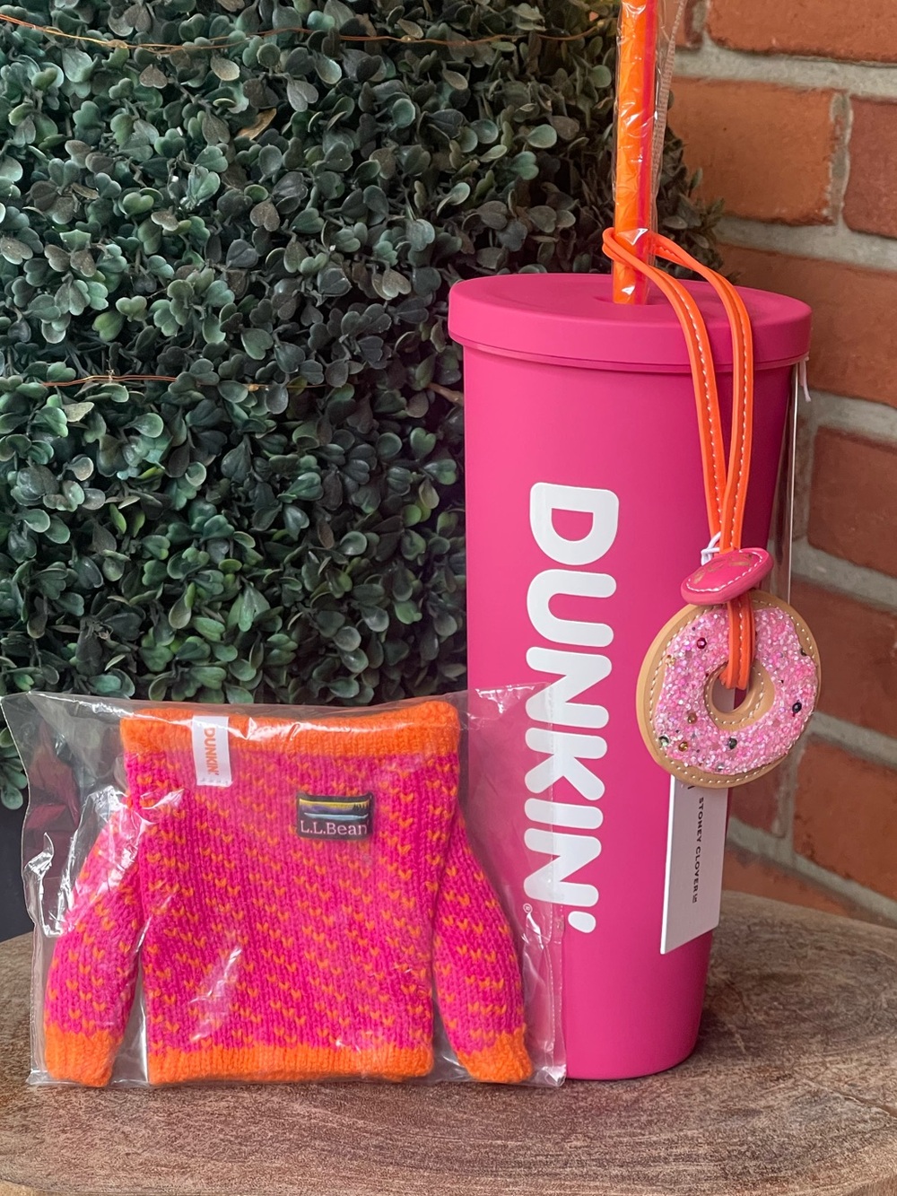 New DUNKIN SOFT TOUCH TUMBLER (24 OZ.) L.L. Bean Sweater Sleeve & Keychain Set